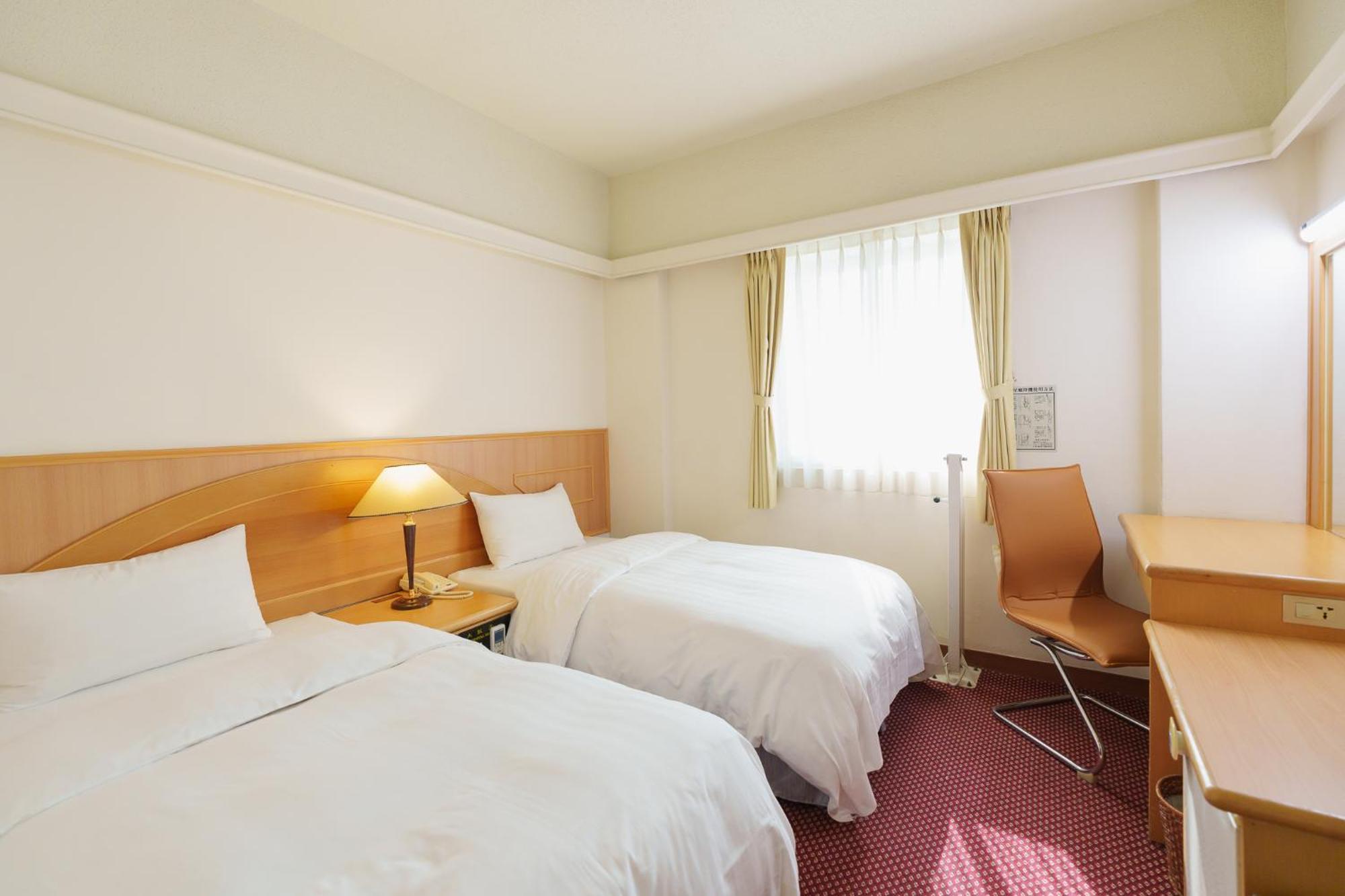 โอเรียนทัล โฮเต็ล Hotel ไถหนาน ภายนอก รูปภาพ