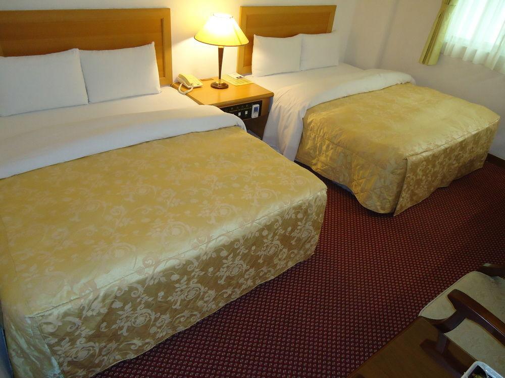 โอเรียนทัล โฮเต็ล Hotel ไถหนาน ภายนอก รูปภาพ
