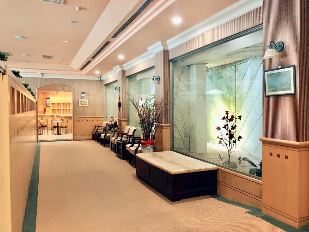 โอเรียนทัล โฮเต็ล Hotel ไถหนาน ภายนอก รูปภาพ