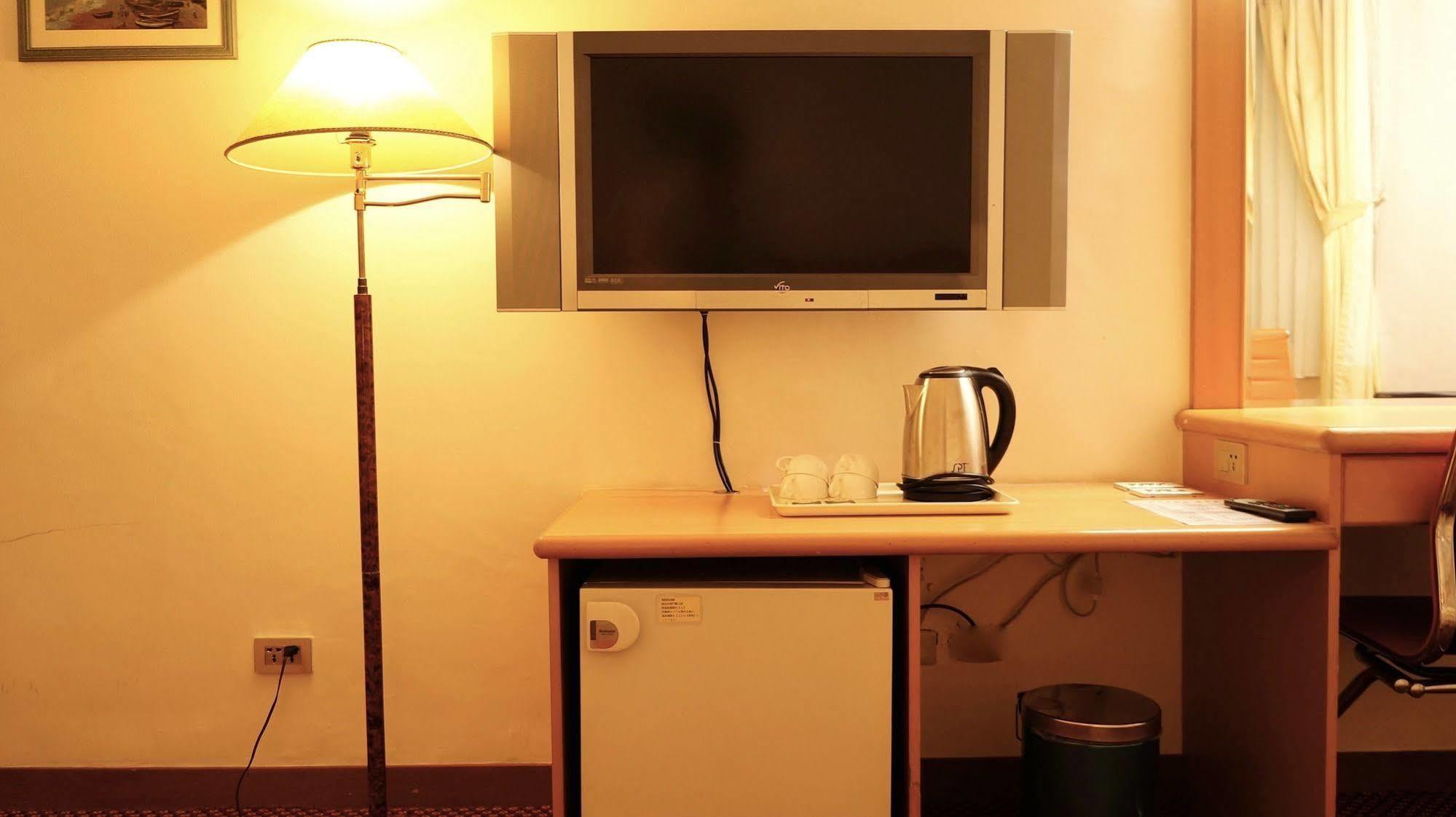 โอเรียนทัล โฮเต็ล Hotel ไถหนาน ภายนอก รูปภาพ